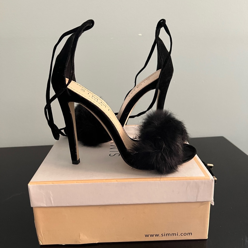 SIMMI - BLACK FUR STRAP SANDALS